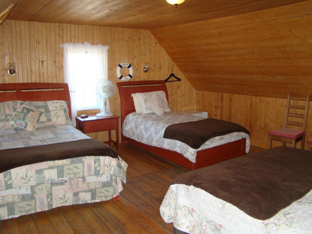 Auberge La Sainte Paix Тадуссак Номер фото