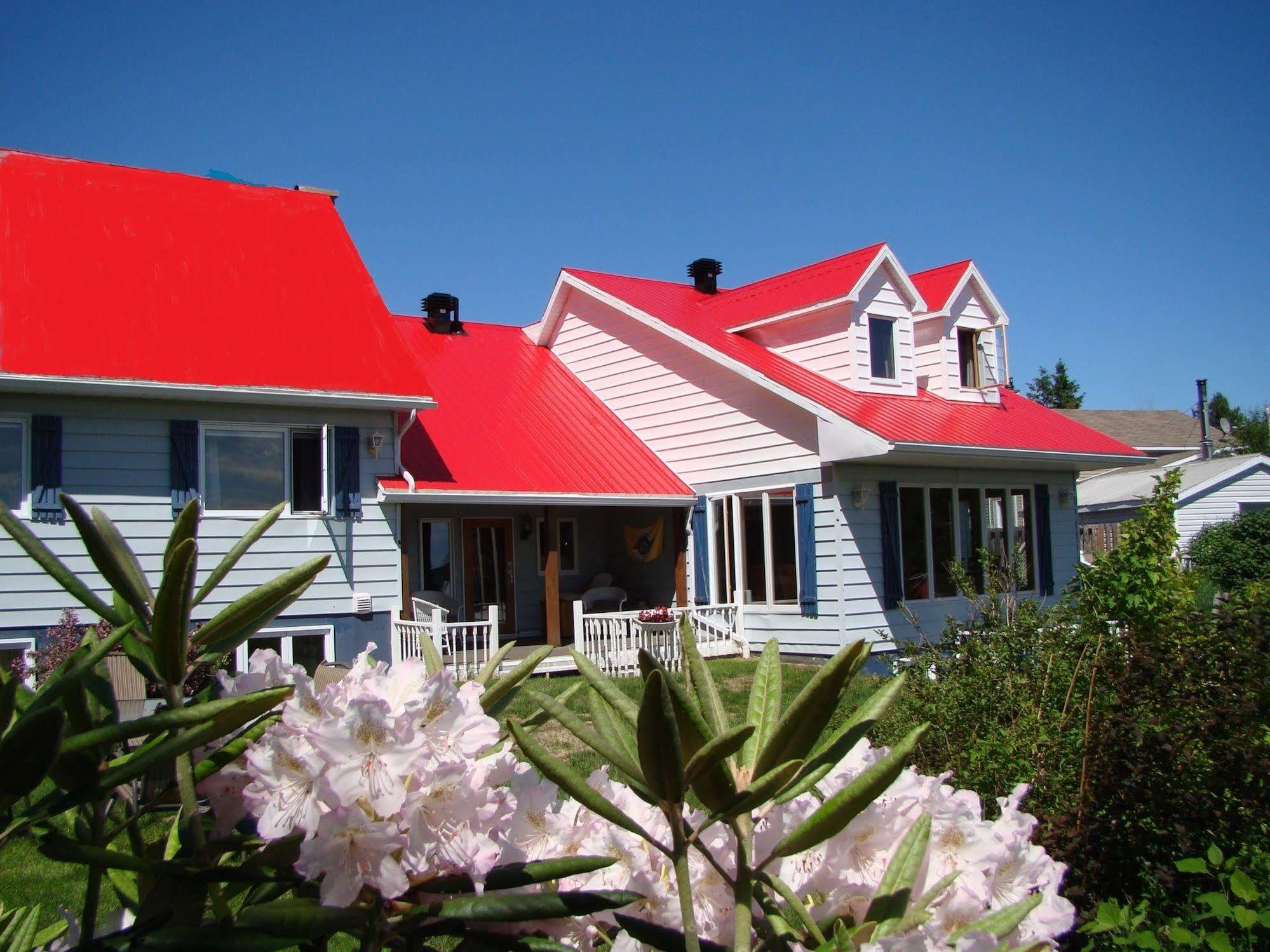 Auberge La Sainte Paix Тадуссак Екстер'єр фото